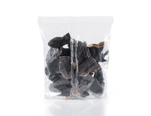 Sahha Pistachio Cream jar ("Pistaziencreme der reine Genuss"), highlighting the pure, vibrant green cream and the scattered raw pistachios on a peach background.